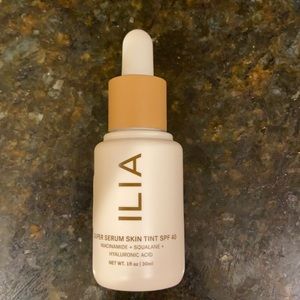 ILIA super serum skin tint shade: Diaz ST-7 light-medium